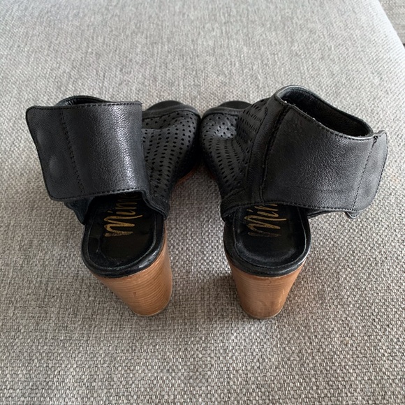MIMOSA black leather heeled sandals. - Picture 6 of 7